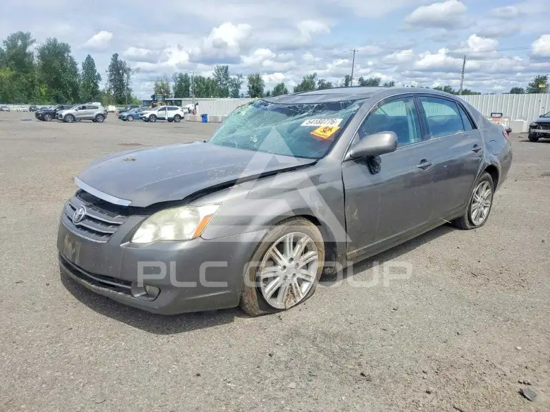 2005 Toyota AVALON фото