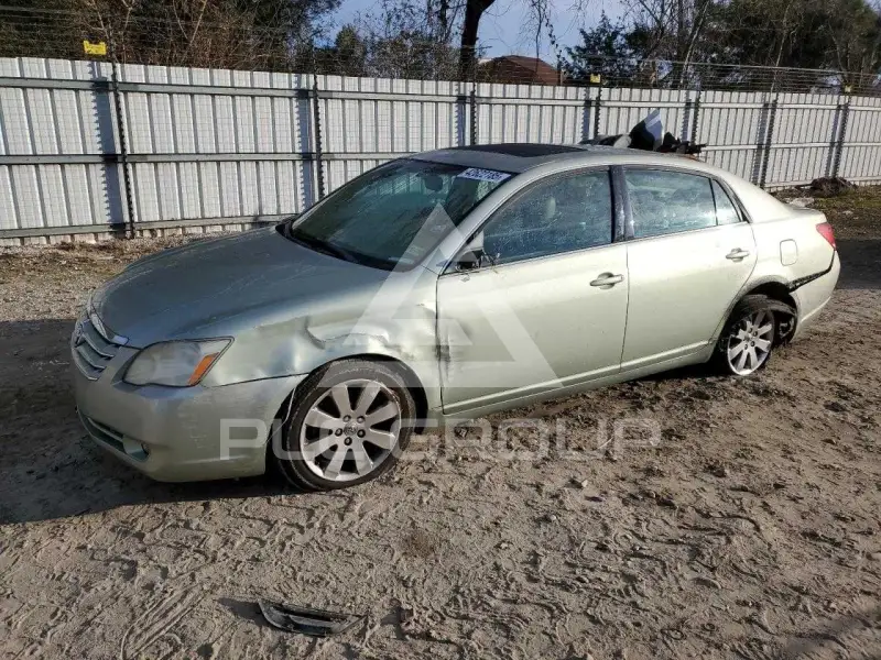 2005 Toyota AVALON фото