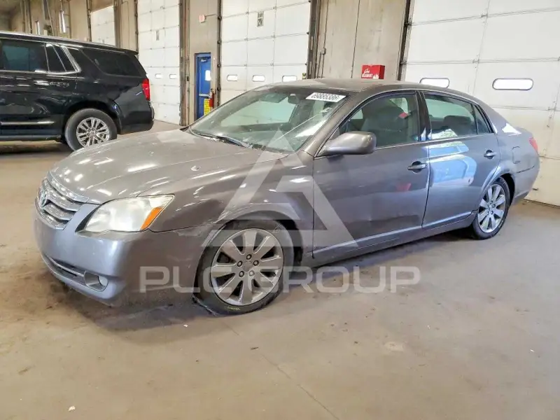 2005 Toyota AVALON фото