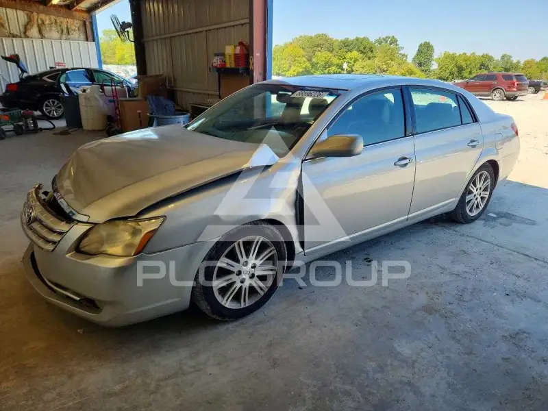2005 Toyota AVALON photo