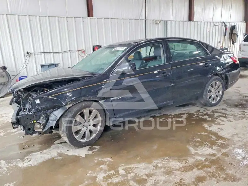 2005 Toyota AVALON photo