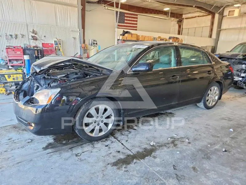 2005 Toyota AVALON фото