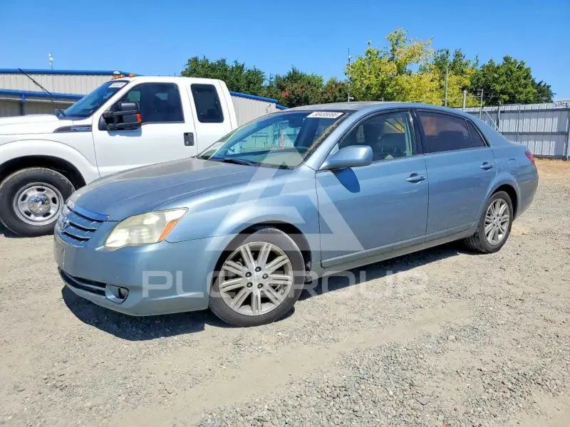 2005 Toyota AVALON photo