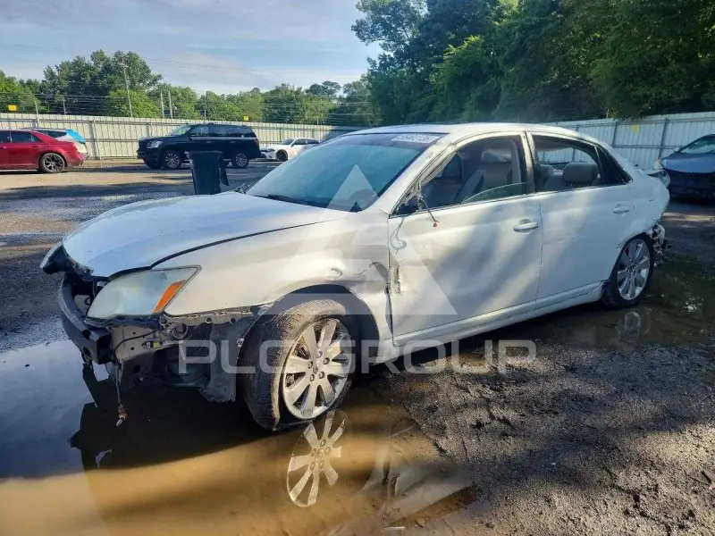 2005 Toyota AVALON photo