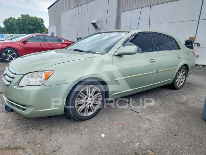 2005 Toyota AVALON фото