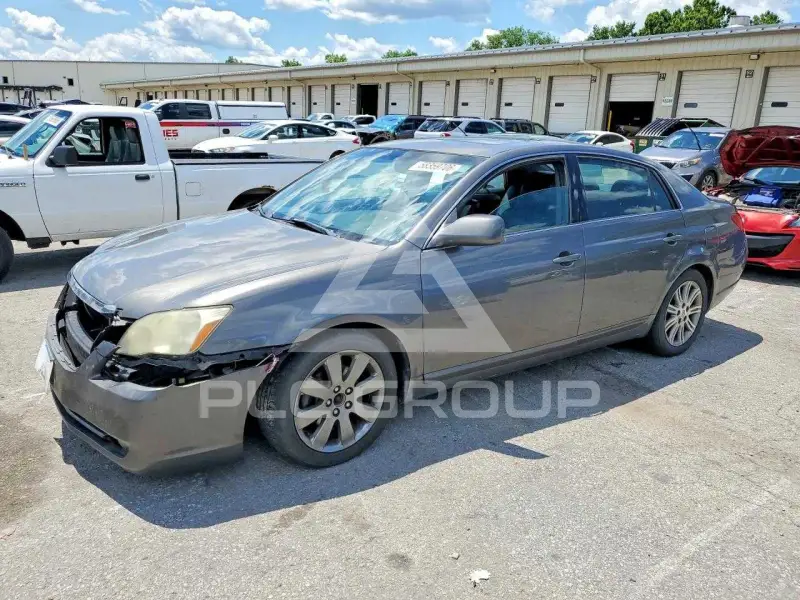 2005 Toyota AVALON photo