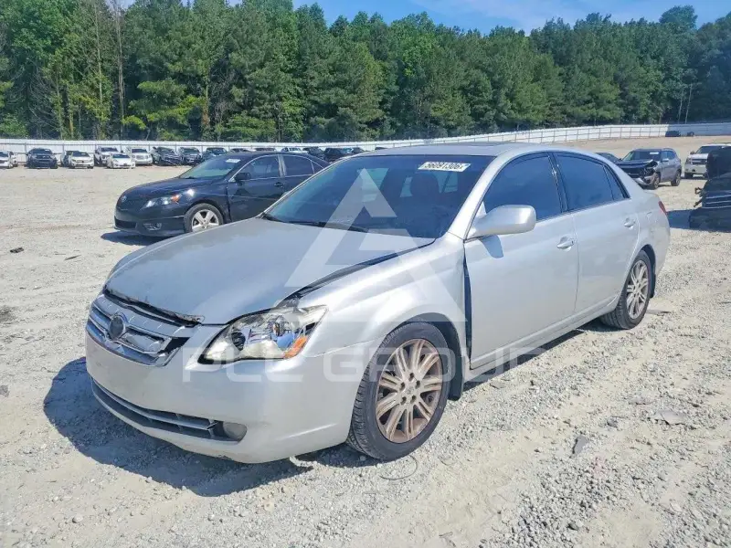 2005 Toyota AVALON фото