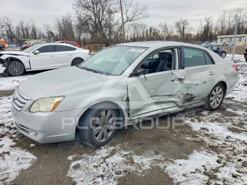 2005 Toyota AVALON фото