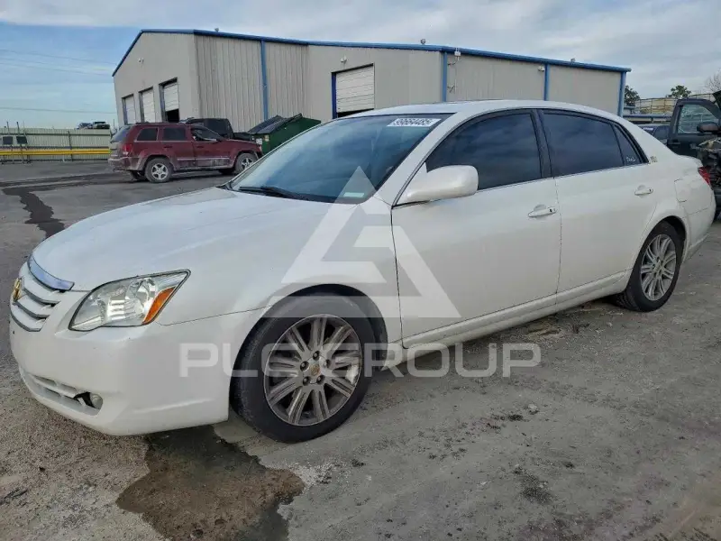 2005 Toyota AVALON фото