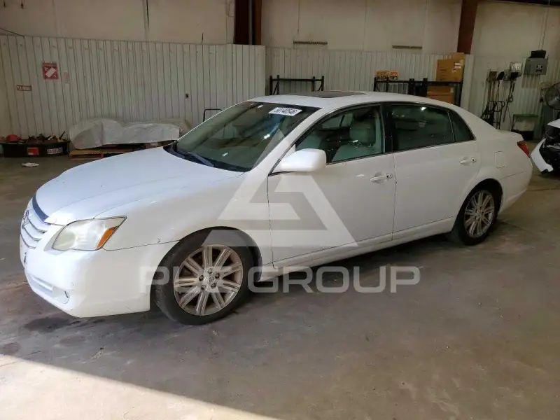 2005 Toyota AVALON фото