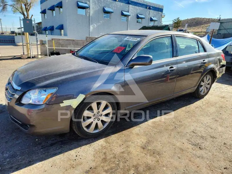 2005 Toyota AVALON фото