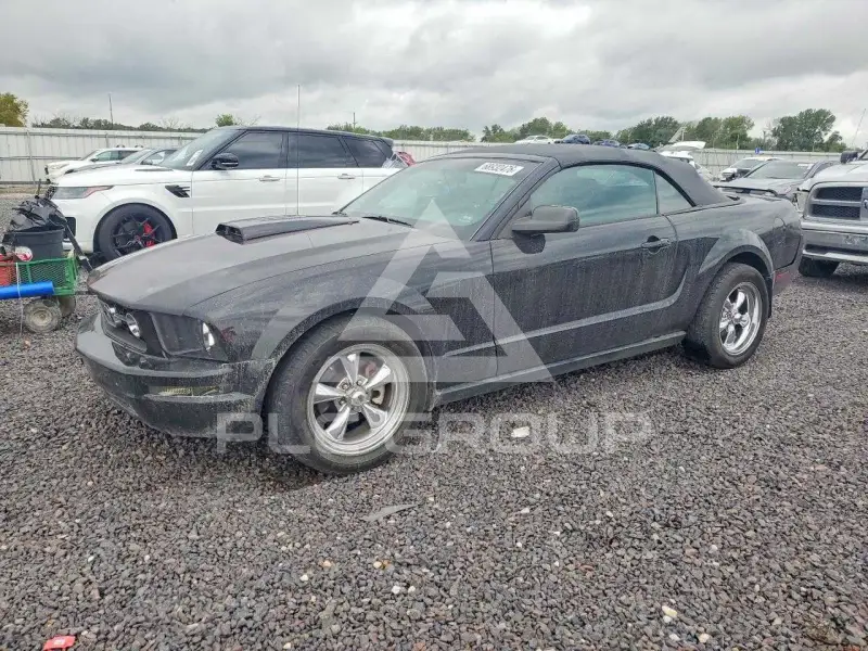 2005 Ford MUSTANG photo