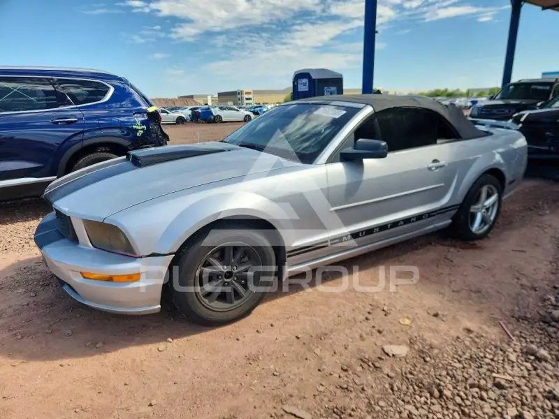 2005 Ford MUSTANG фото