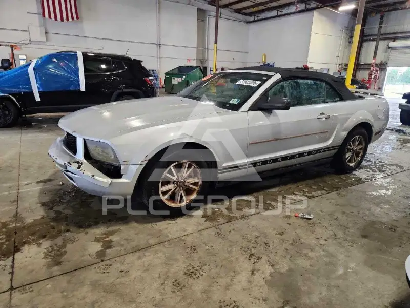2005 Ford MUSTANG фото
