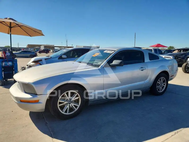 2005 Ford MUSTANG photo