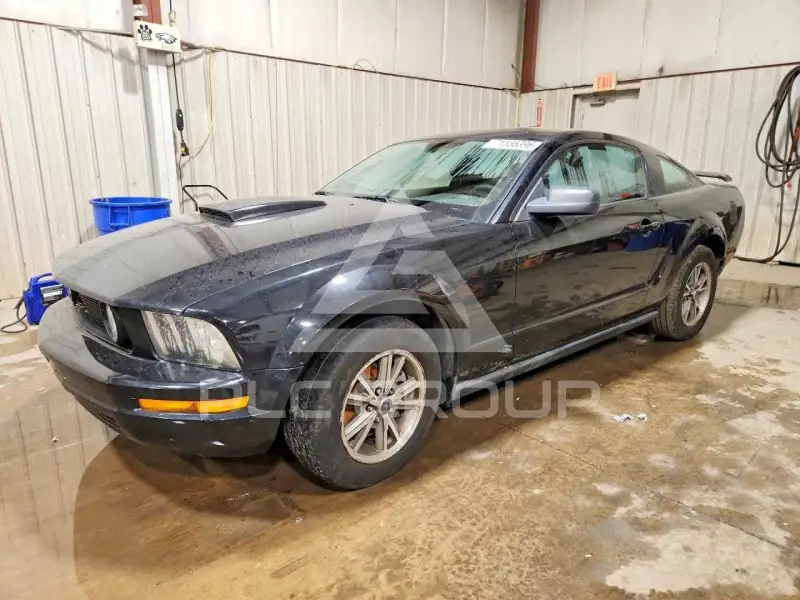 2005 Ford MUSTANG photo