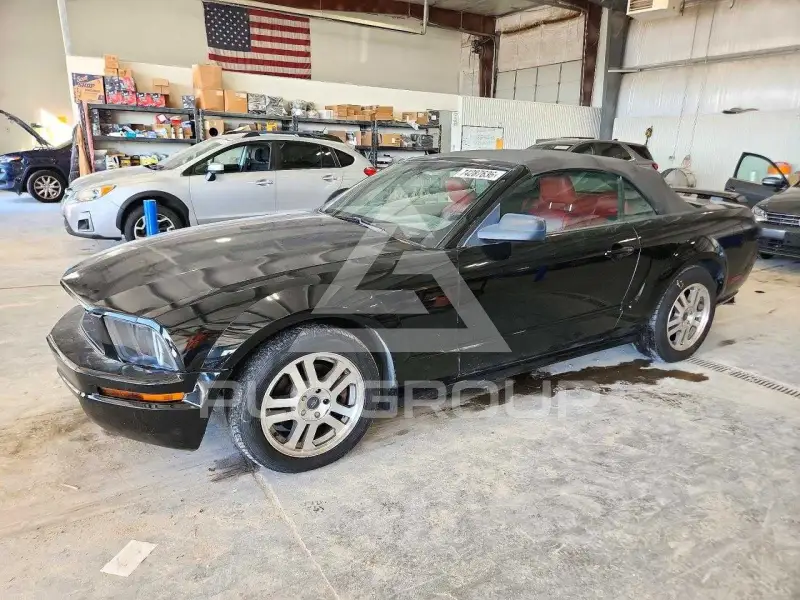 2005 Ford MUSTANG photo