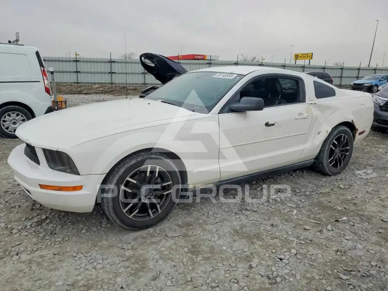 2005 Ford MUSTANG фото