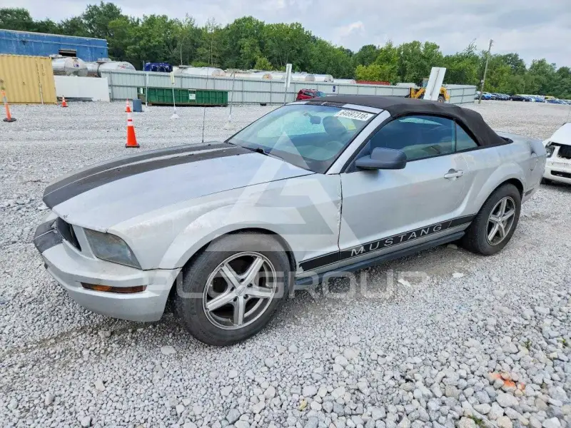 2005 Ford MUSTANG фото