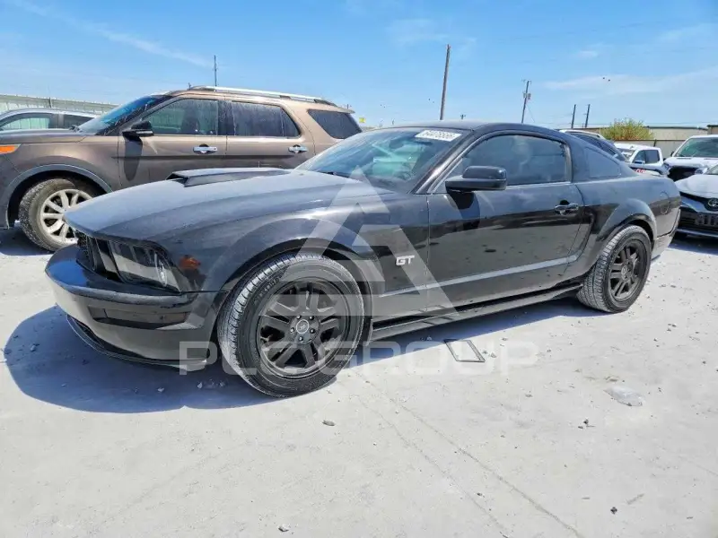 2005 Ford MUSTANG фото