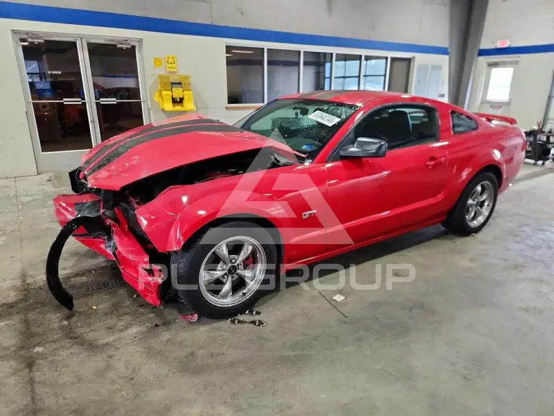 2005 Ford MUSTANG фото