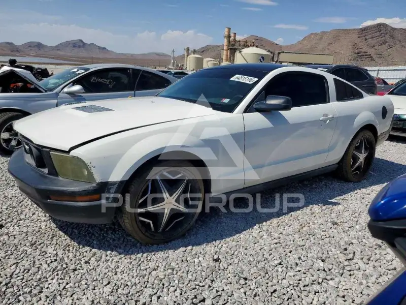 2005 Ford MUSTANG фото