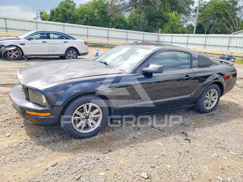 2005 Ford MUSTANG фото