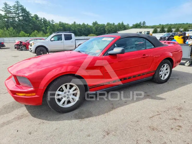 2005 Ford MUSTANG фото