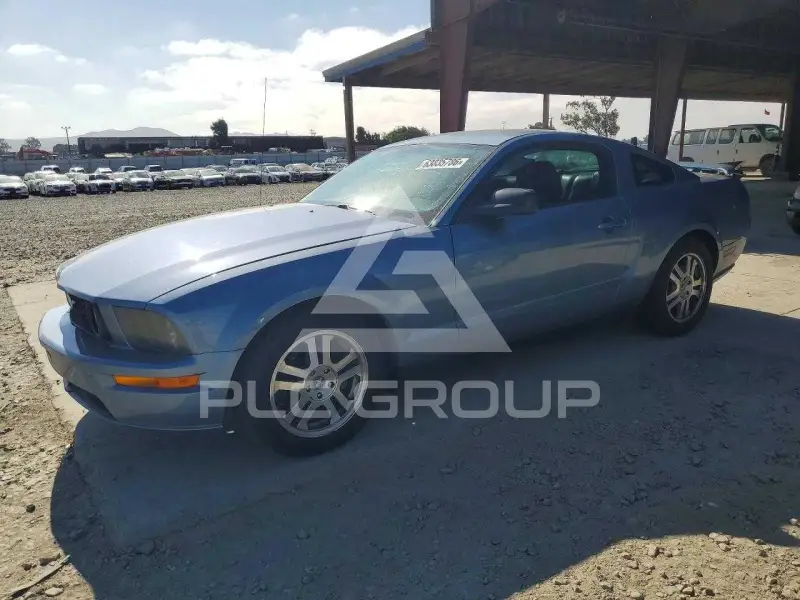 2005 Ford MUSTANG фото