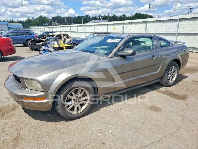 2005 Ford MUSTANG photo