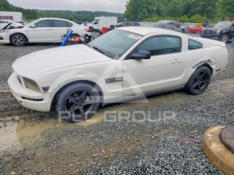 2005 Ford MUSTANG фото