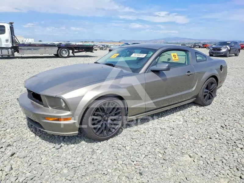 2005 Ford MUSTANG фото