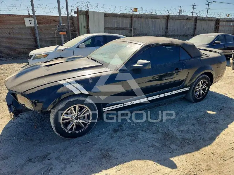 2005 Ford MUSTANG photo