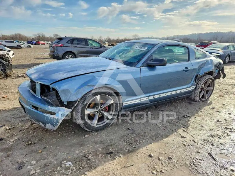 2005 Ford MUSTANG photo