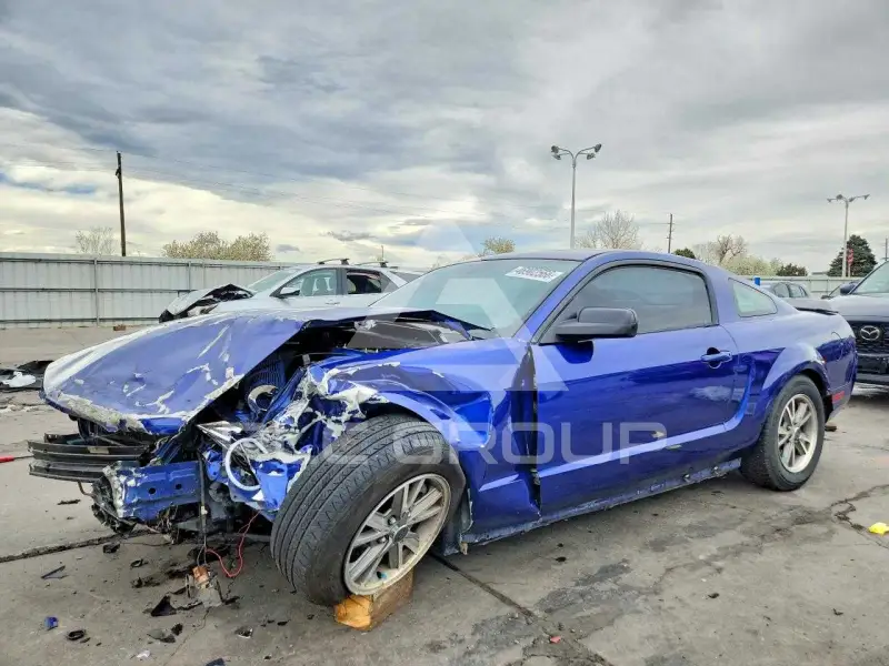 2005 Ford MUSTANG photo