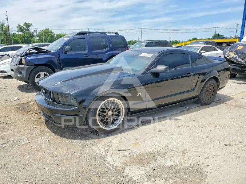 2005 Ford MUSTANG фото