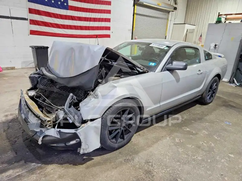 2005 Ford MUSTANG фото