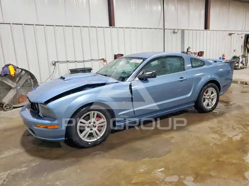 2005 Ford MUSTANG фото