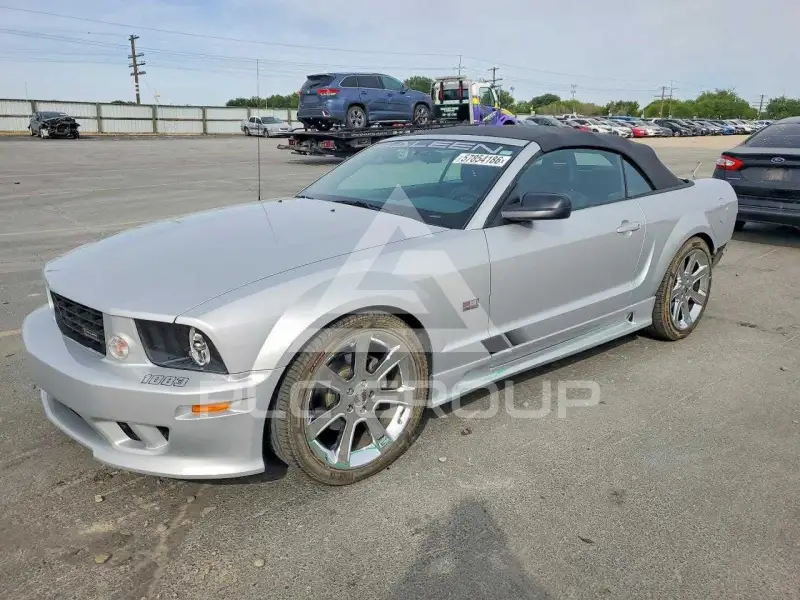 2005 Ford MUSTANG фото
