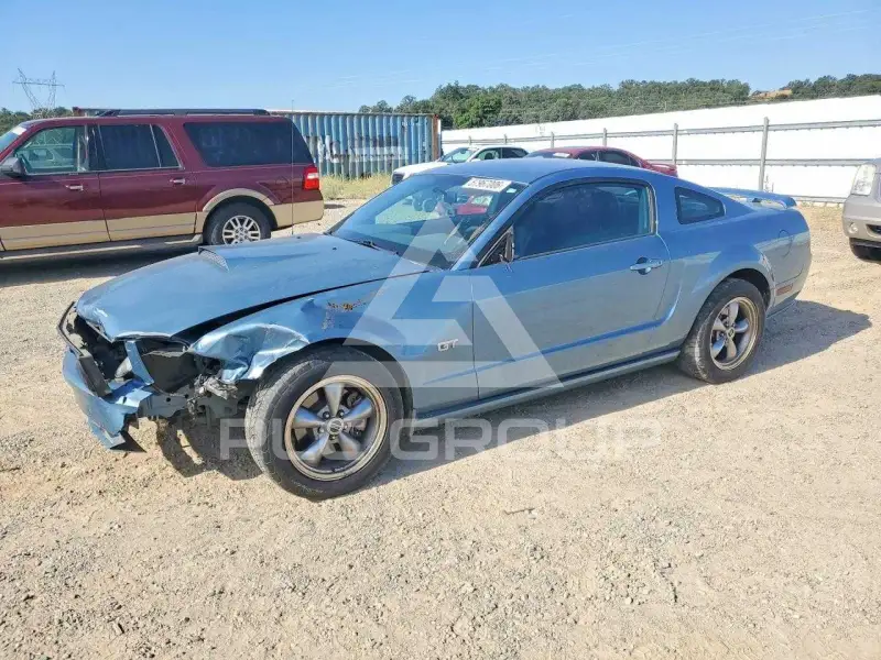 2005 Ford MUSTANG photo