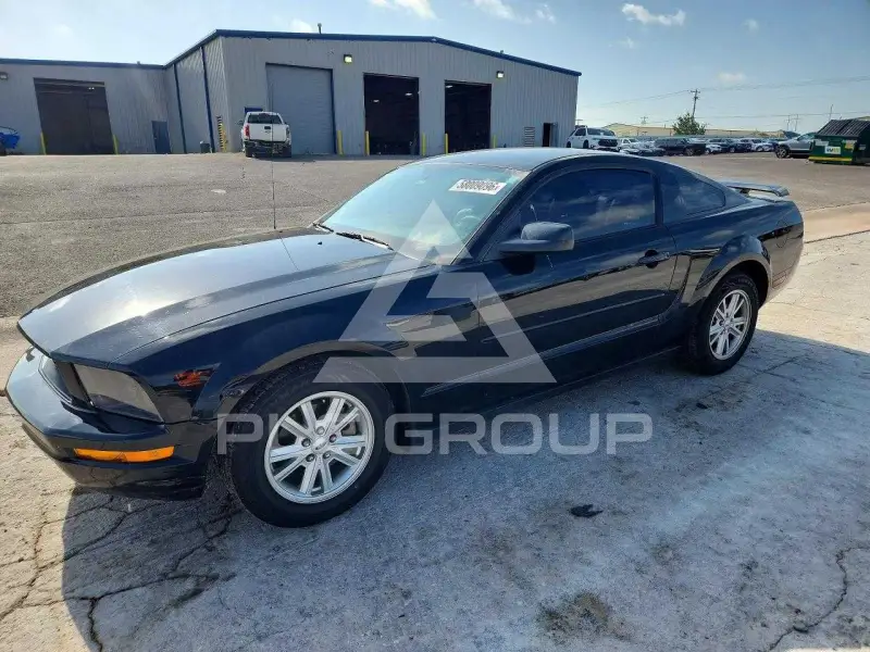2005 Ford MUSTANG фото