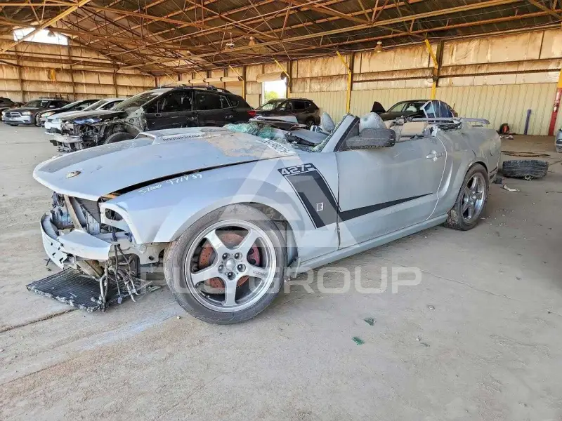 2005 Ford MUSTANG photo
