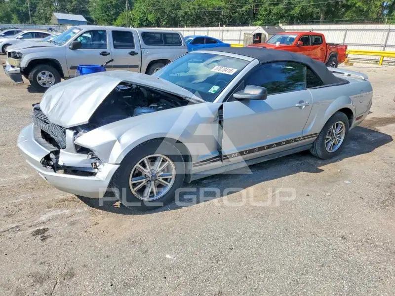 2005 Ford MUSTANG фото