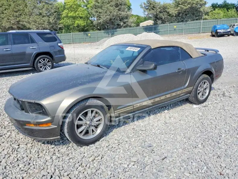 2005 Ford MUSTANG photo