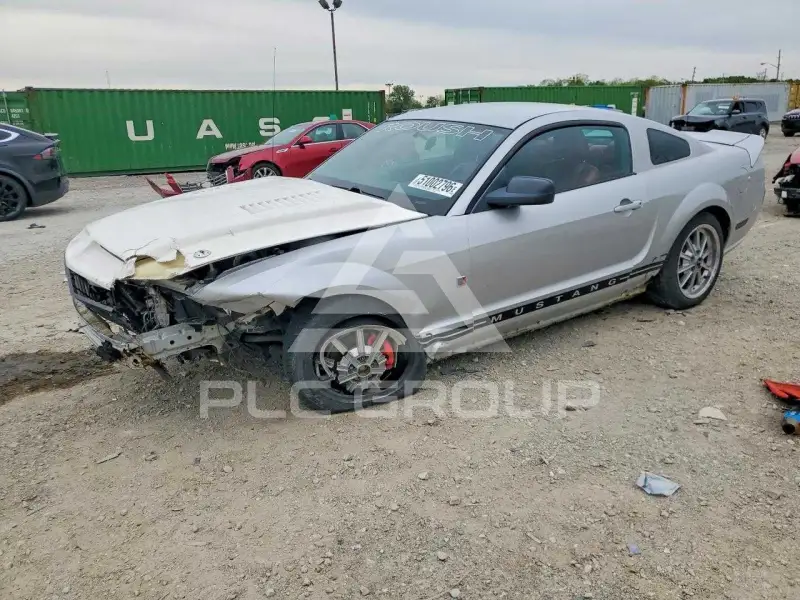 2005 Ford MUSTANG фото