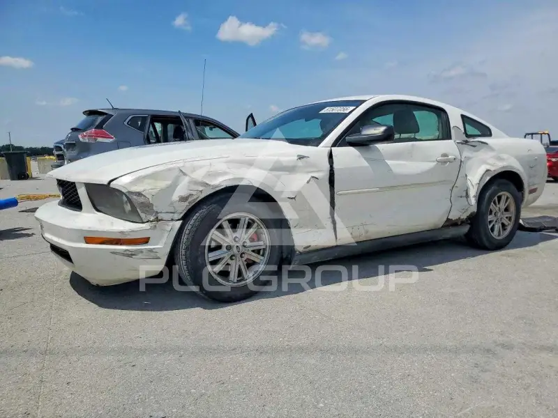 2005 Ford MUSTANG фото