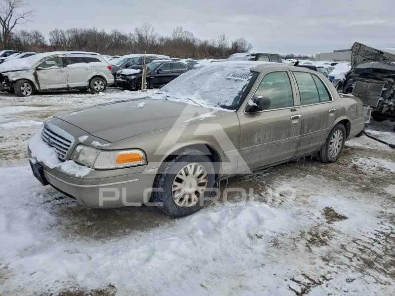 2005 Ford CROWN фото