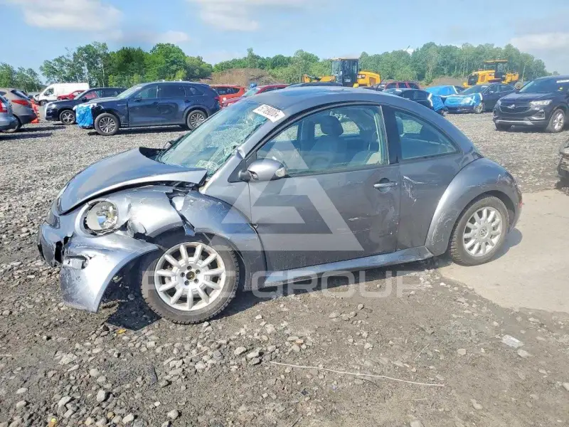 2005 Volkswagen BEETLE photo