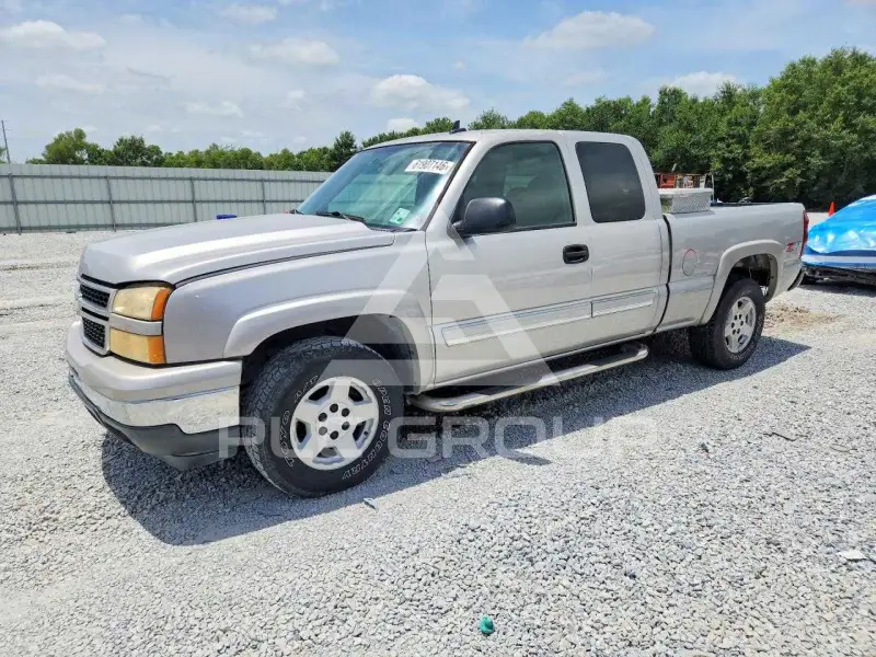 2006 Chevrolet Silverado photo