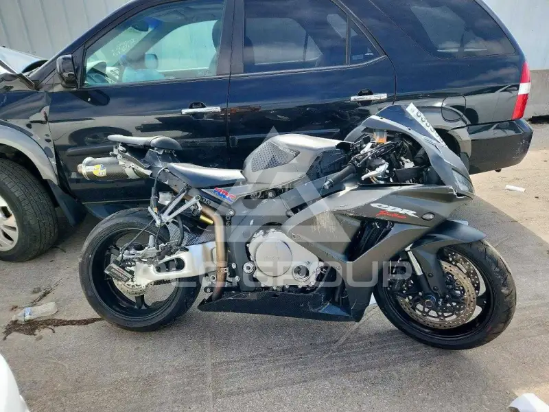 2006 Honda CBR photo